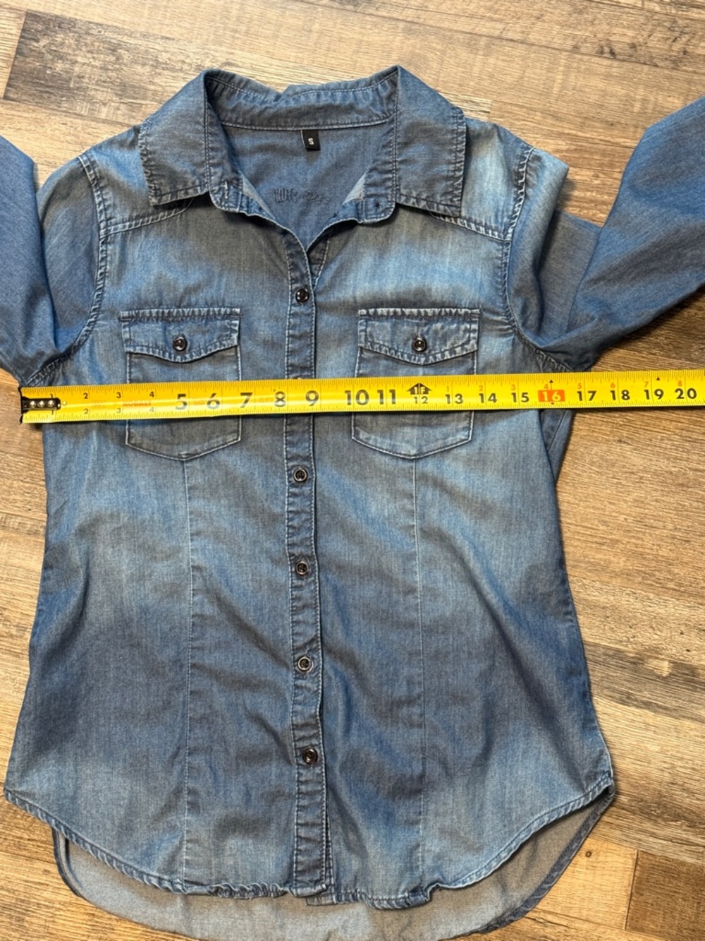 Kut from the Kloth denim shirt women’s size S - Picture 3 of 4